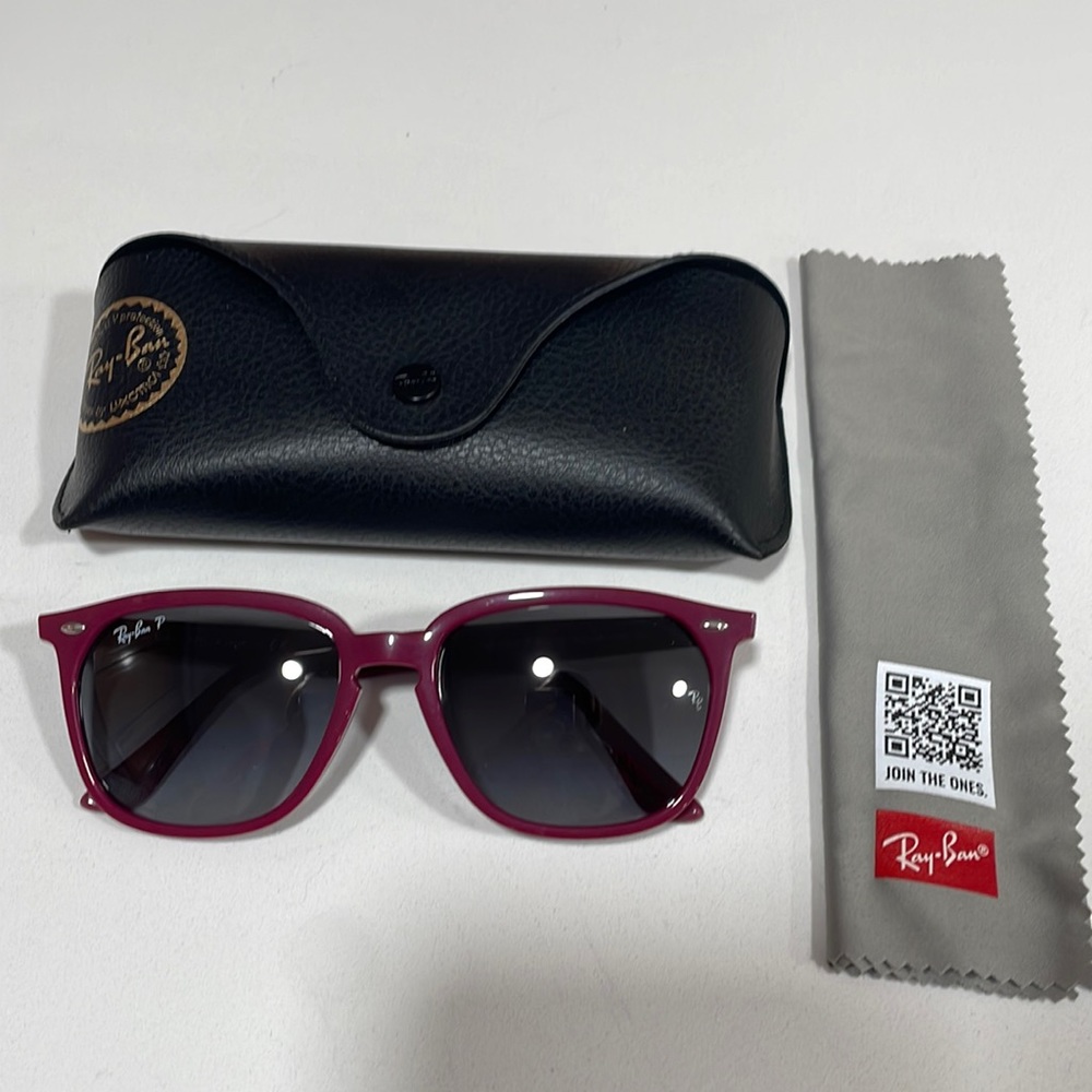 Ray-ban 4362. Polarized. Bordeaux with gray lenses. Worn once.